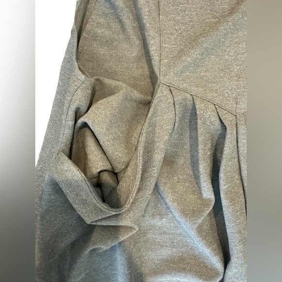 HALARA Gray Sleeveless Jumpsuit with Wide-Leg Design - Picture 5 of 8